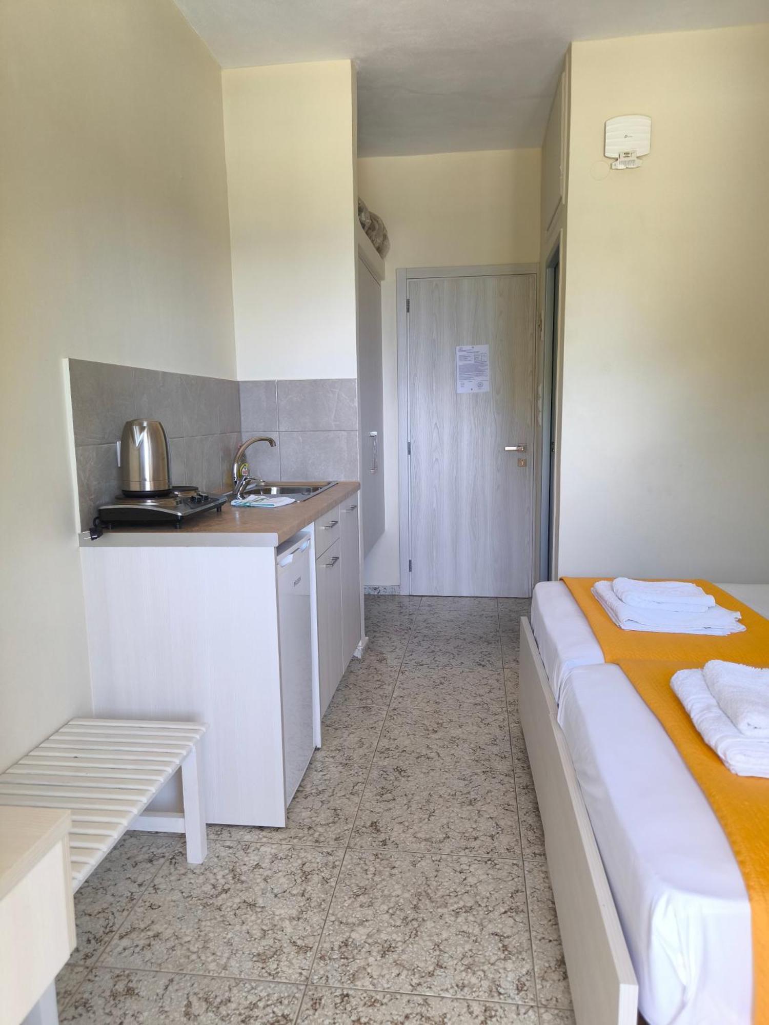 Alexia Rooms Palaiochora Pokoj fotografie