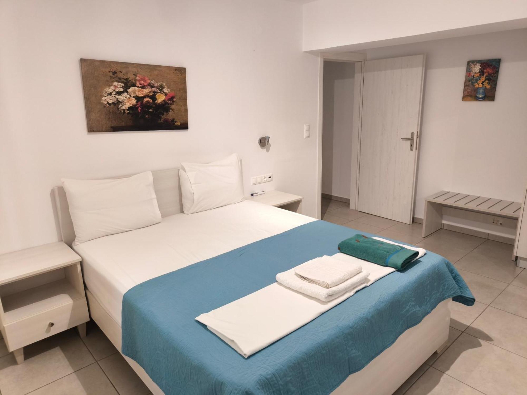 Alexia Rooms Palaiochora Exteriér fotografie