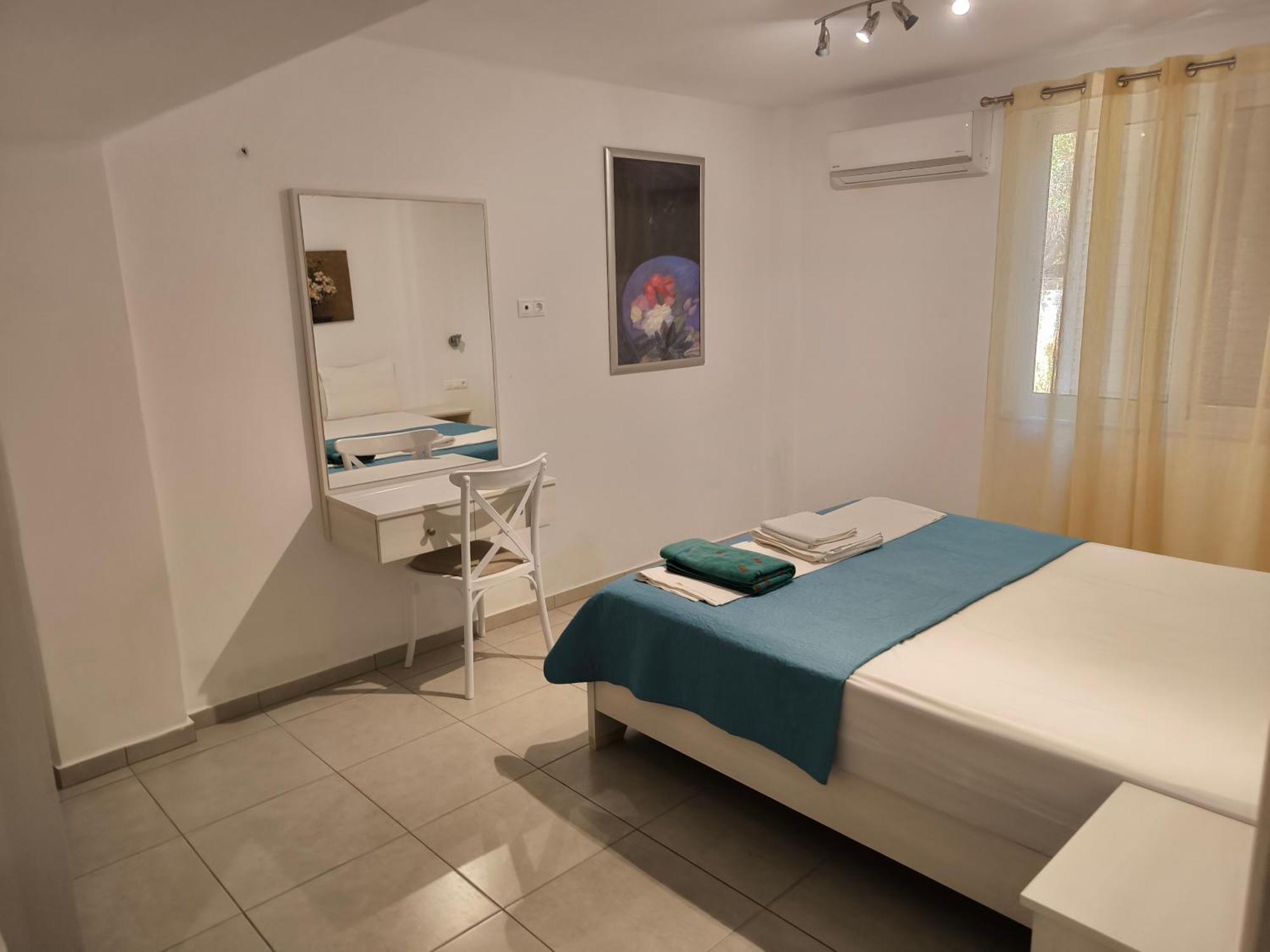 Alexia Rooms Palaiochora Exteriér fotografie