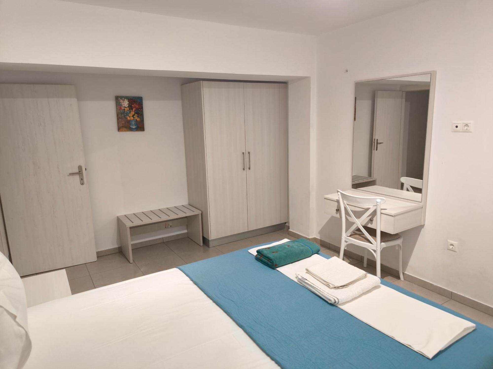 Alexia Rooms Palaiochora Exteriér fotografie